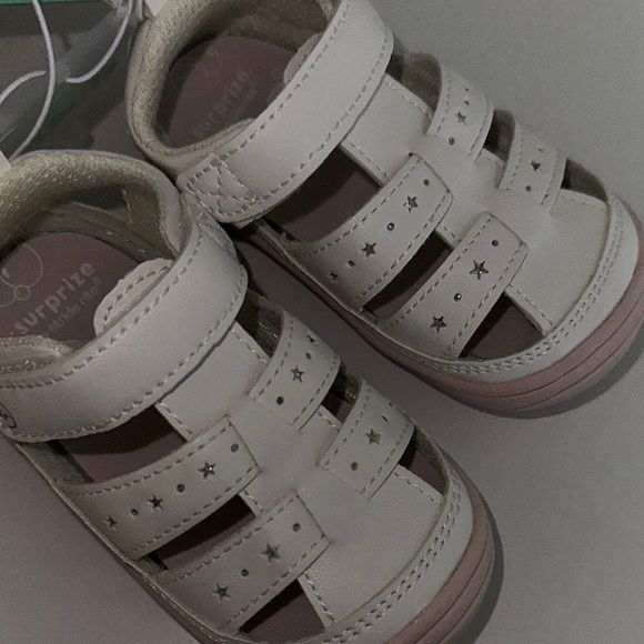 Stride Rite White Sandals with Velcro Closure - Picture 4 of 7